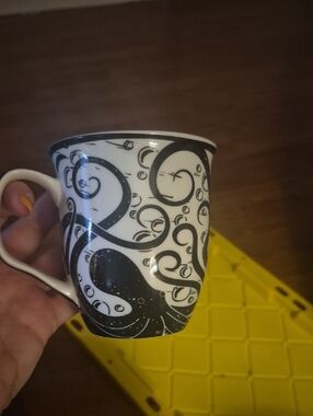 3Karma Black and White Octopus Ceramic Mug with Handle